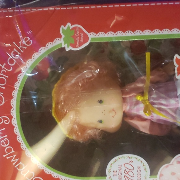 STRAWBERRY SHORTCAKE ORIGINAL 1980'S DESIGN PEACH BLUSH DOLL NIB - Picture 6 of 6